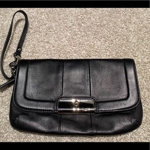 Coach‎ wristlet black EUC